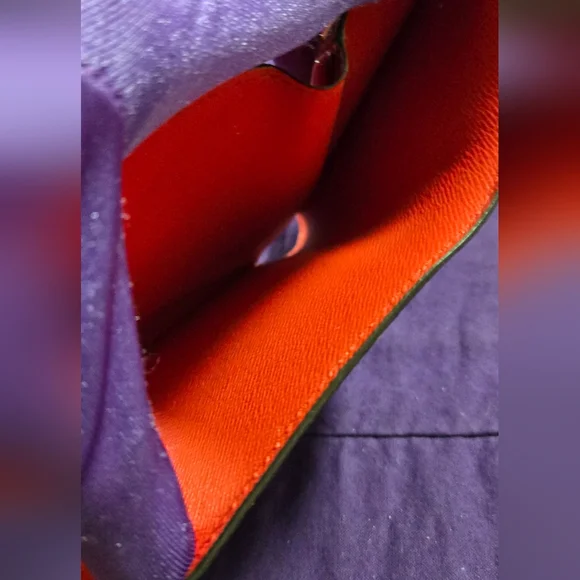 Louis Vuitton Red Epi Coquelicot Twist Lock Compact Wallet with Silver Logo - Picture 13 of 15